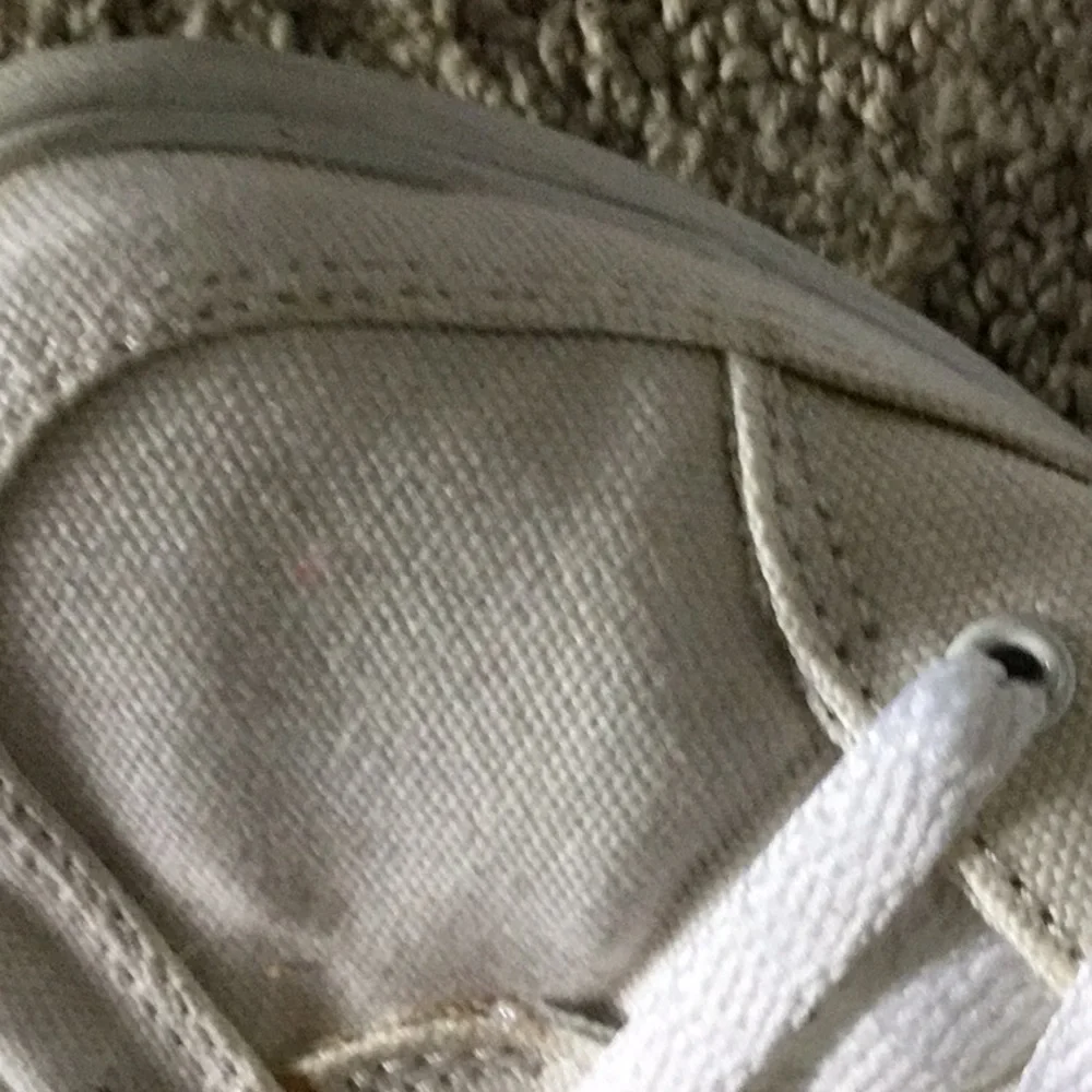 Nike white canvas tennies size 8.5